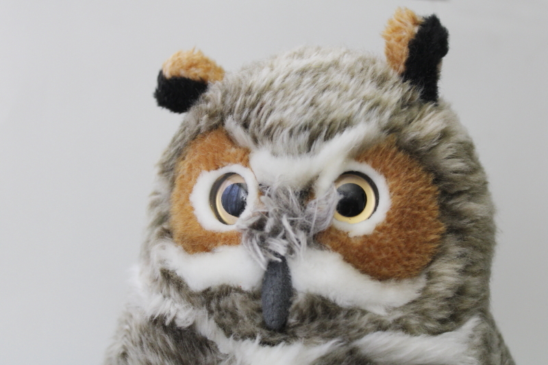 photo of Great Horned owl large stuffed animal FAO Schwarz Toys R Us toy 2015 #2