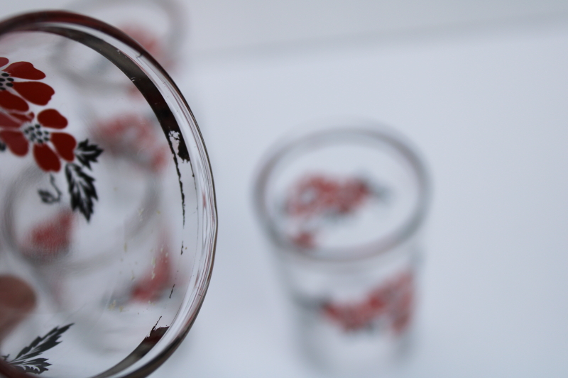 photo of Hall Red Poppy pattern juice glasses, vintage Libbey clear glass tumblers w/ poppies print #3