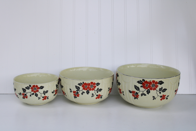 photo of Hall Superior China red poppy pattern mixing bowls, 1940s vintage kitchen bowls nesting stack #1