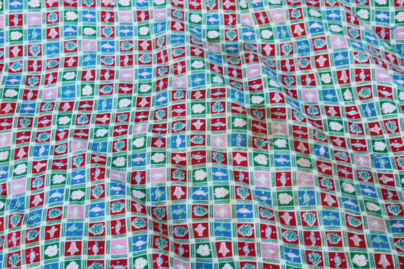 photo of Hawaiian tiki print matching cotton feed sacks, vintage feedsack fabric tied quilt for cutter #5