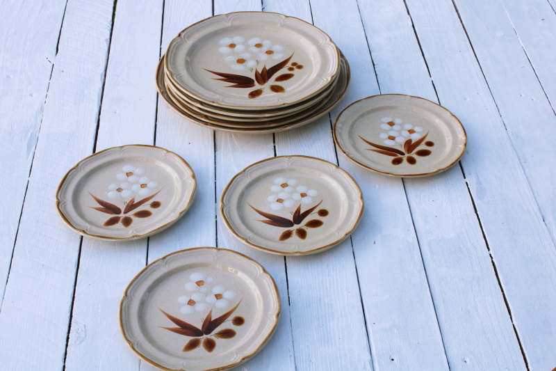photo of Hearthside Japan stoneware plates, Castlewood neutral colors mod flowers 80s vintage dinnerware  #2