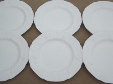 catalog photo of Indiana harvest grapes milk glass dinner plates, vintage grape pattern milk glass