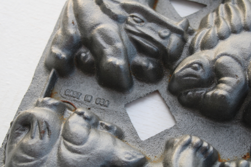 photo of John Wright cast iron cakelet pan, dinosaur shapes mini cakes mold #3