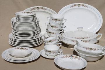 catalog photo of KT&K Knowles Taylor 1920s vintage Coronado fluted shape china w/ floral crown medallion