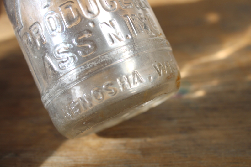 photo of Kenosha Wisconsin Milk Producers Association old embossed glass half pint milk bottle  #3