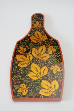 catalog photo of Khokhloma hand painted wood cutting board or bread tray Soviet vintage Russian label traditional folk art 