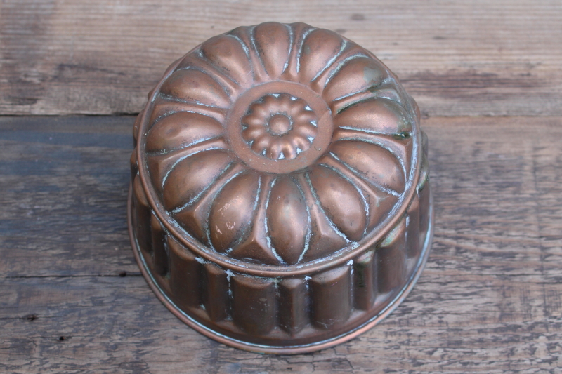 photo of Kreamer vintage copper mold, fluted shape pan or jello mold w/ tarnished patina #2