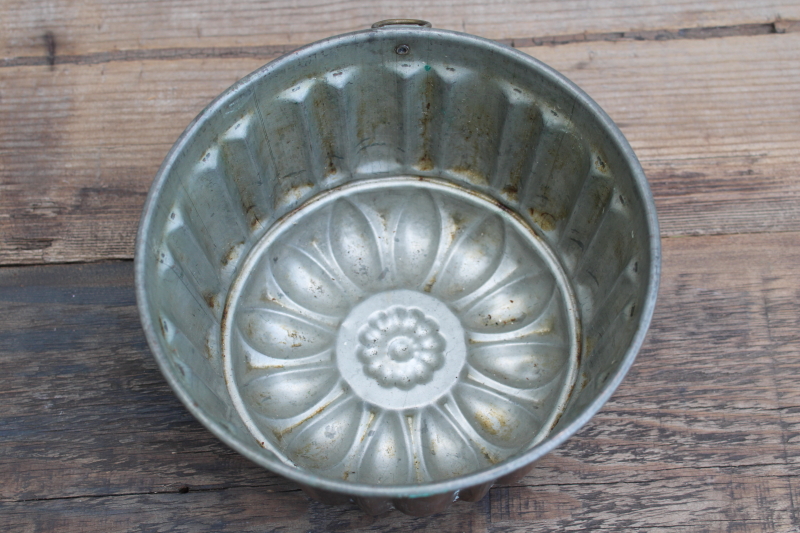 photo of Kreamer vintage copper mold, fluted shape pan or jello mold w/ tarnished patina #4