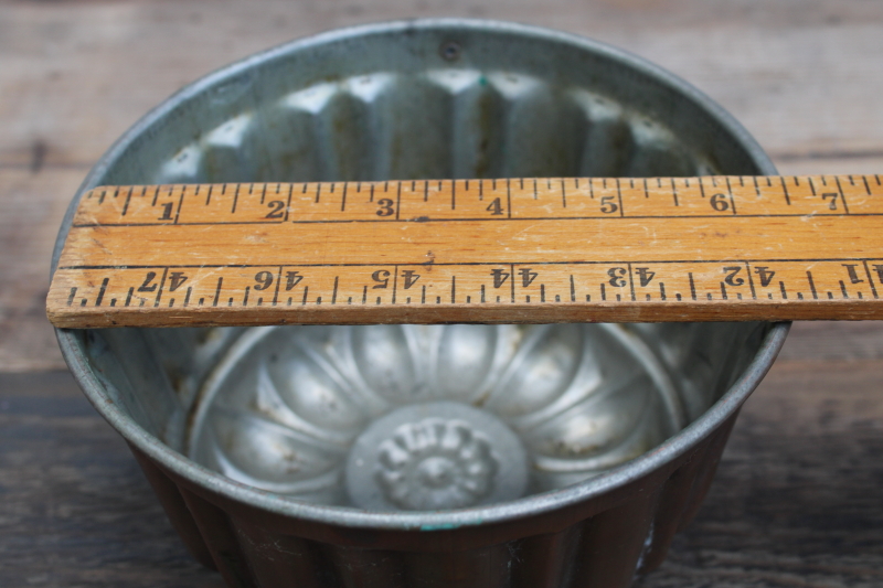 photo of Kreamer vintage copper mold, fluted shape pan or jello mold w/ tarnished patina #5