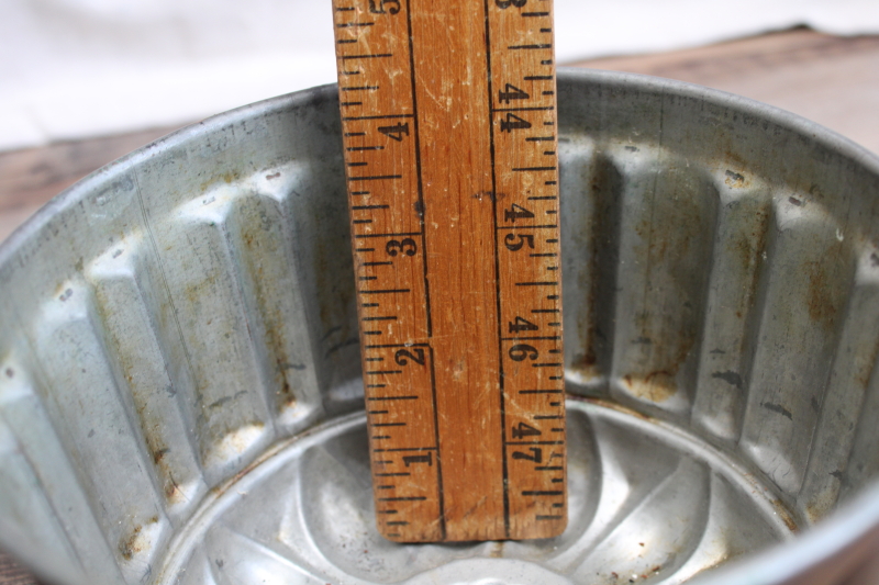 photo of Kreamer vintage copper mold, fluted shape pan or jello mold w/ tarnished patina #6