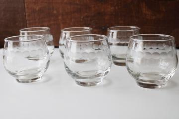 catalog photo of Libbey tempo roly poly glasses crystal clear double old fashioned w/ mod dots etch