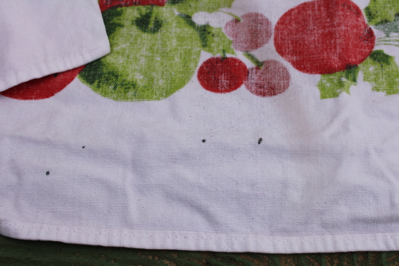 photo of MCM Christmas tablecloth, red & green candles & ribbons print cotton fabric 1950s vintage #10