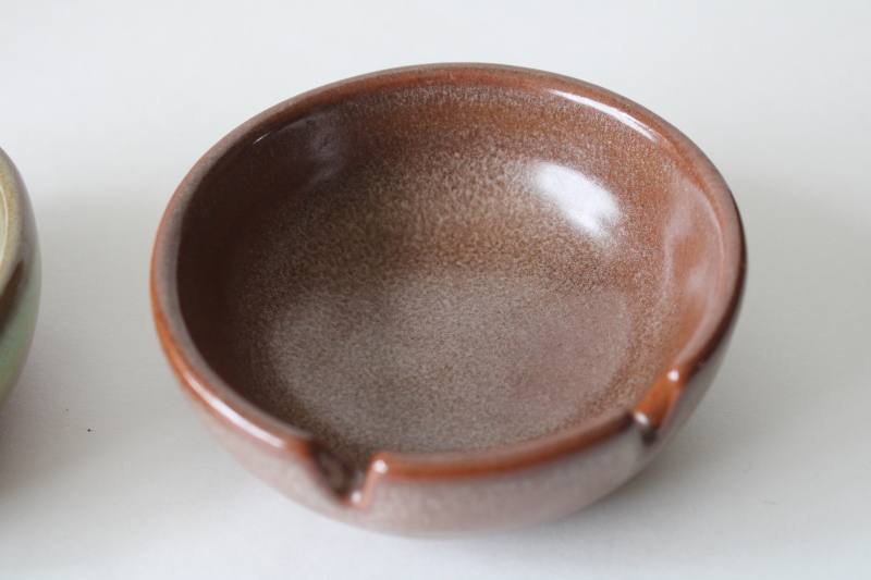 photo of MCM vintage Frankoma pottery ashtrays, prairie green & plainsman brown glaze #4