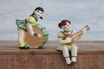 catalog photo of MCM vintage Madison Ceramic Arts studio pottery figurines, girl musicians circus band big drum & banjo 