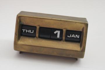 catalog photo of MCM vintage minimalist modern brass perpetual calendar, tabletop or desk accessory 