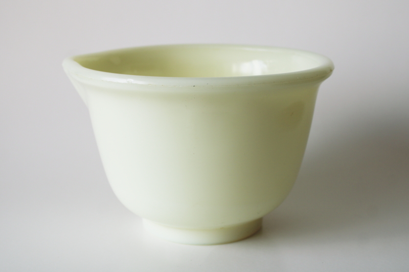 photo of MCM vintage uranium green glow yellow custard glass bowl Hamilton Beach mixer bowl w/ spout  #1