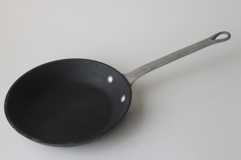 photo of Magnalite GHC USA aluminum 8 inch frying pan or small skillet good used condition  #1