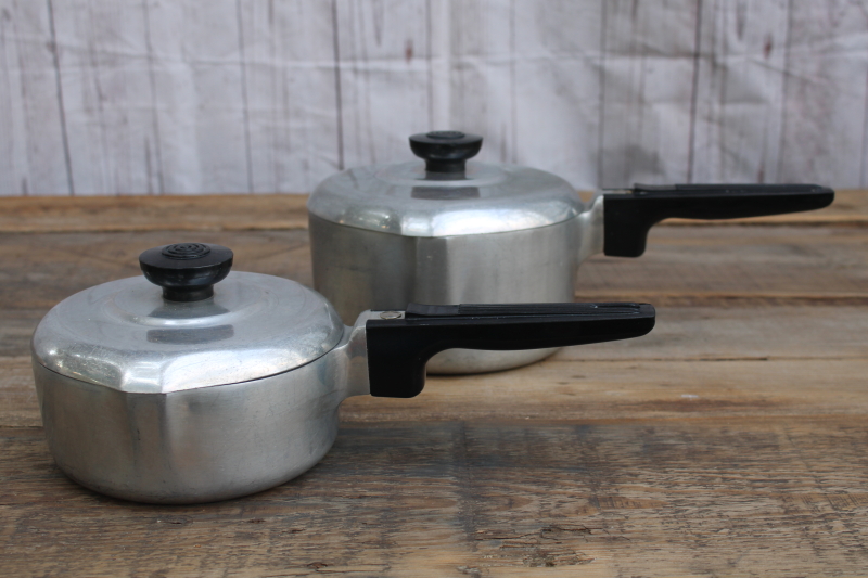 photo of Magnalite Wagner Ware Sidney O vintage cast aluminum pans w/ lids, 4680 1 qt & 4682 2 qt saucepans  #1
