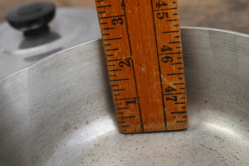 photo of Magnalite Wagner Ware Sidney O vintage cast aluminum pans w/ lids, 4680 1 qt & 4682 2 qt saucepans #2