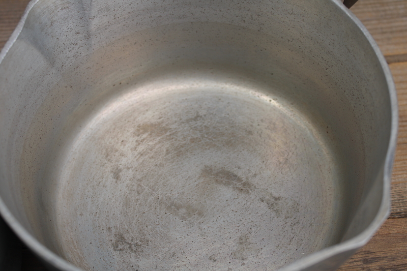 photo of Magnalite Wagner Ware Sidney O vintage cast aluminum pans w/ lids, 4680 1 qt & 4682 2 qt saucepans #7