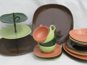 catalog photo of Main Street vintage mid-century modern pottery for 4, mod colors