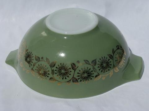 photo of Medallion pattern vintage Pyrex kitchen glass bowl, olive green / gold #2