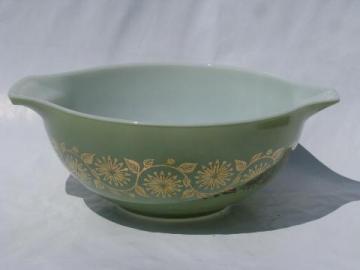 catalog photo of Medallion pattern vintage Pyrex kitchen glass bowl, olive green / gold