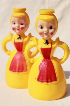 catalog photo of Merry Maid vintage plastic laundry sprinkler, yellow & red girls pair of maids