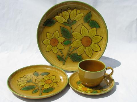 photo of Metlox Poppytrail vintage pottery dinnerware, gold Dahlia sunflowers #2