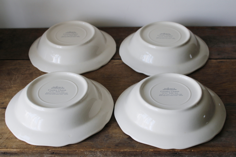 photo of Mikasa Country Charm Berry Vale 80s vintage strawberries pattern stoneware, set of four large soup bowls #4
