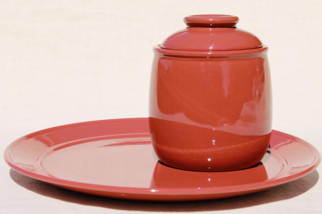 photo of Mikasa Separates Bob Van Allen, solid color terracotta cracker jar & serving plate set #1