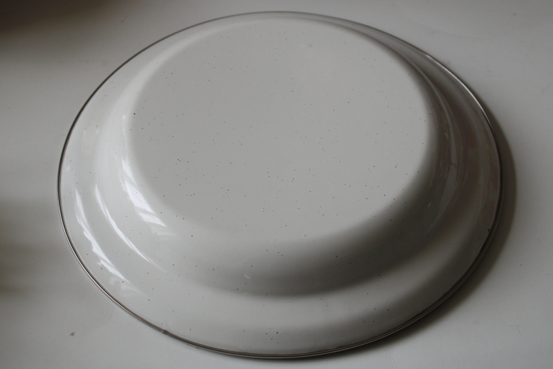 photo of Mitford Santa Claus vintage Hallmark enamelware tray, tartan border holiday serving plate #3