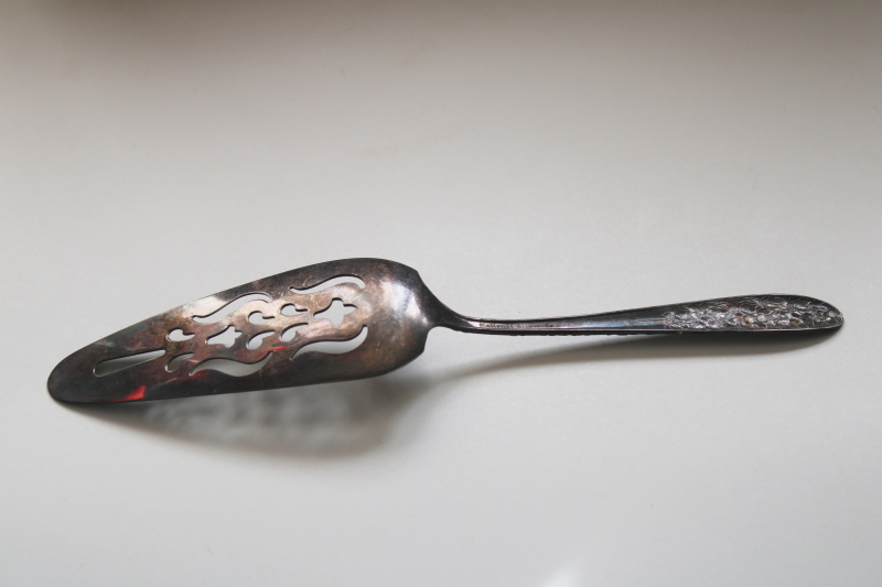 photo of Narcissus floral pattern National Silver cake or pie server 1930s vintage, allover flowers #5