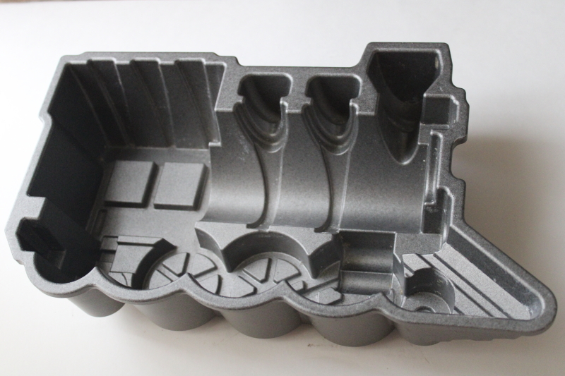 photo of Nordic Ware cake pan train engine locomotive, novelty baking pan  #3