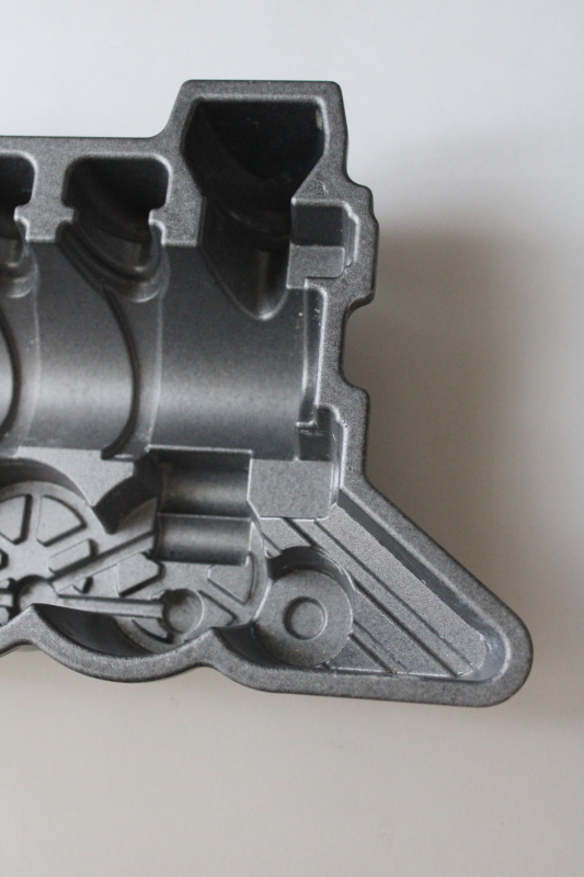photo of Nordic Ware cake pan train engine locomotive, novelty baking pan  #4
