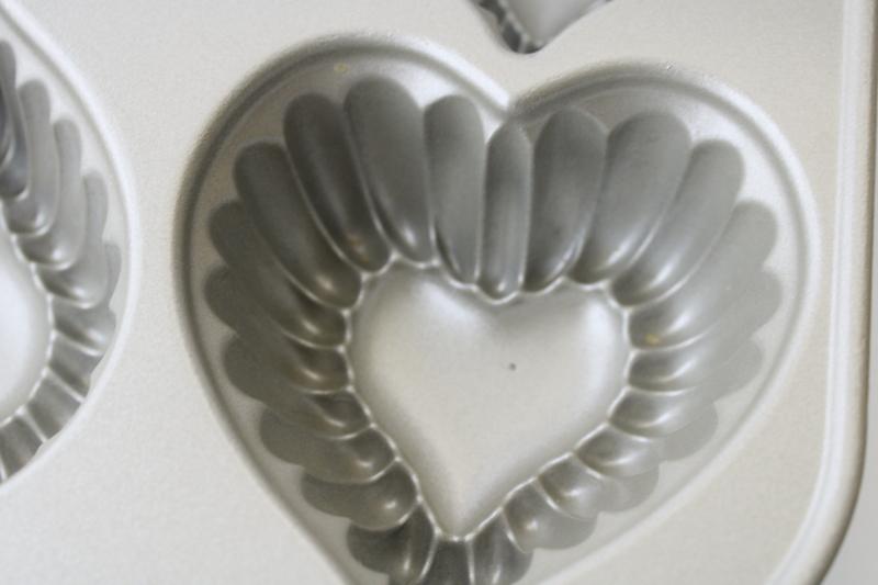 photo of Nordic Ware heart cakelet wedding or Valentine hearts mini cakes baking pan #5