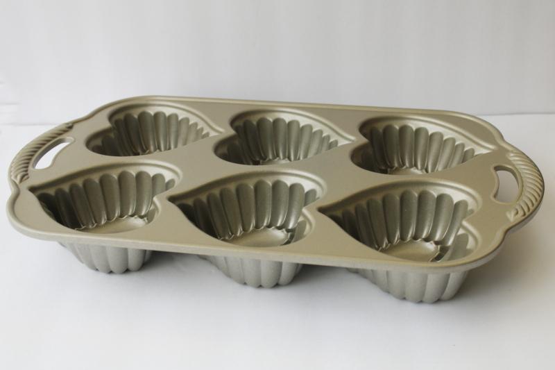 photo of Nordic Ware heart cakelet wedding or Valentine hearts mini cakes baking pan #6