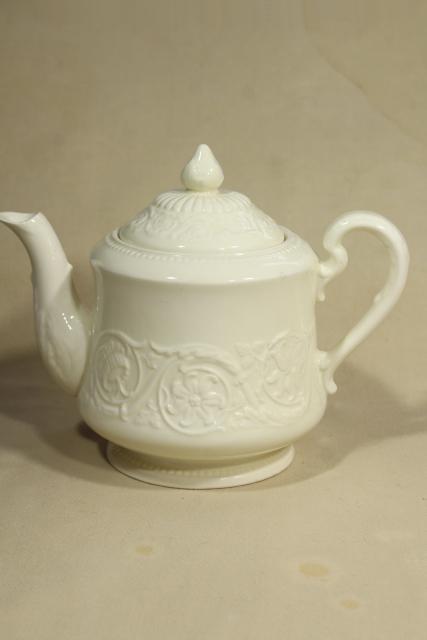 photo of Old Patrician Wedgwood creamware embossed ivory china tea pot, mid-century vintage #4