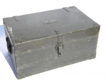 catalog photo of Old WWII US Army Signal Corps wood dovetailed instrument chest