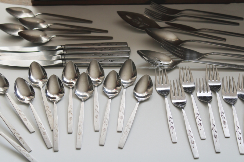 photo of Oneidacraft Deluxe Stainless 1960s vintage Capistrano burnished rose pattern flatware #1