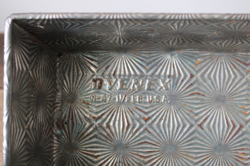 photo of Ovenex starburst pattern bread loaf pan 1 1/2 lb size vintage baking pan #2