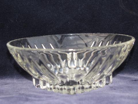 photo of Park Avenue pattern vintage Federal pressed glass bowls #3