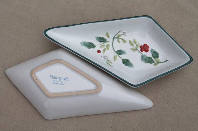 photo of Pfaltzgraff Winterberry holly five part relish set, dishes form Christmas star shape #5