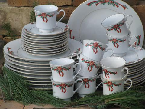 Poinsettia dishes best sale