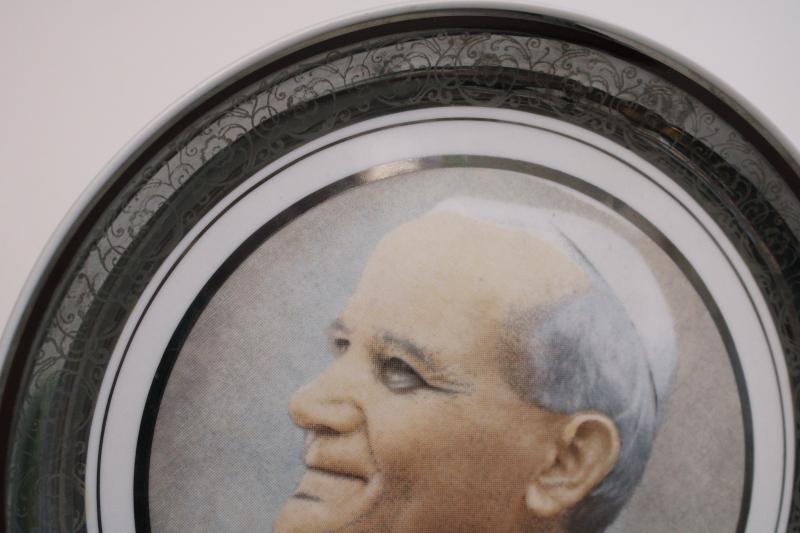 photo of Pope John Paul II portrait plate, vintage collectorâ€™s plate Catholic memorabilia  #3