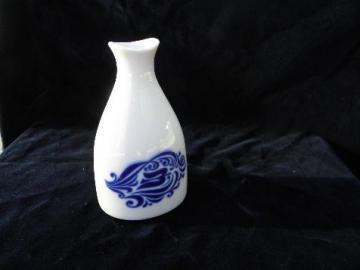 catalog photo of Porsgrund china blue & white porcelain bottle vase, Varefakta pattern