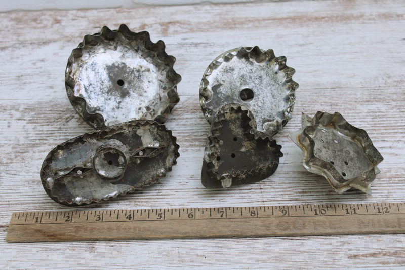 photo of Primitive style vintage tin cookie cutters, fluted round circles, oval, star, heart shapes #1