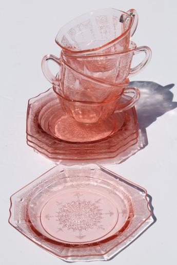 photo of Princess pink depression glass 1930s vintage Anchor Hocking plates & cups #1