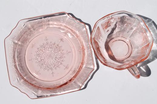 photo of Princess pink depression glass 1930s vintage Anchor Hocking plates & cups #4