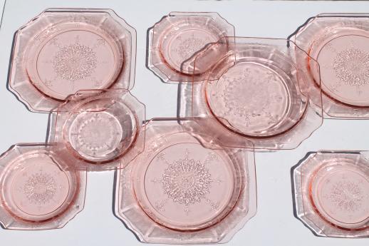 photo of Princess pink depression glass 1930s vintage Anchor Hocking set of plates #5